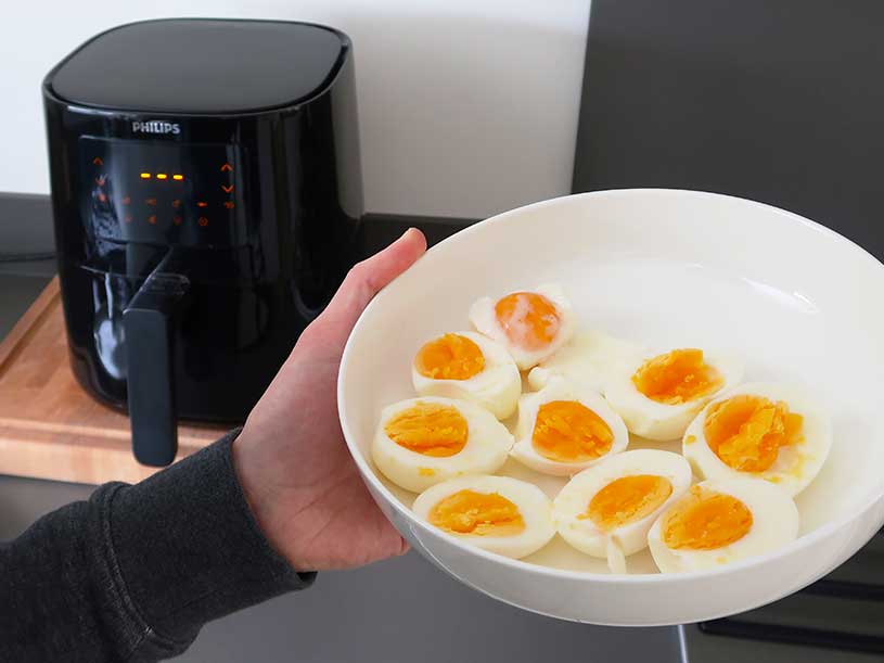 Niet verwacht Haas Reflectie Ei koken in je airfryer - 120 graden en 12 minuten | FrituurGezond.nl
